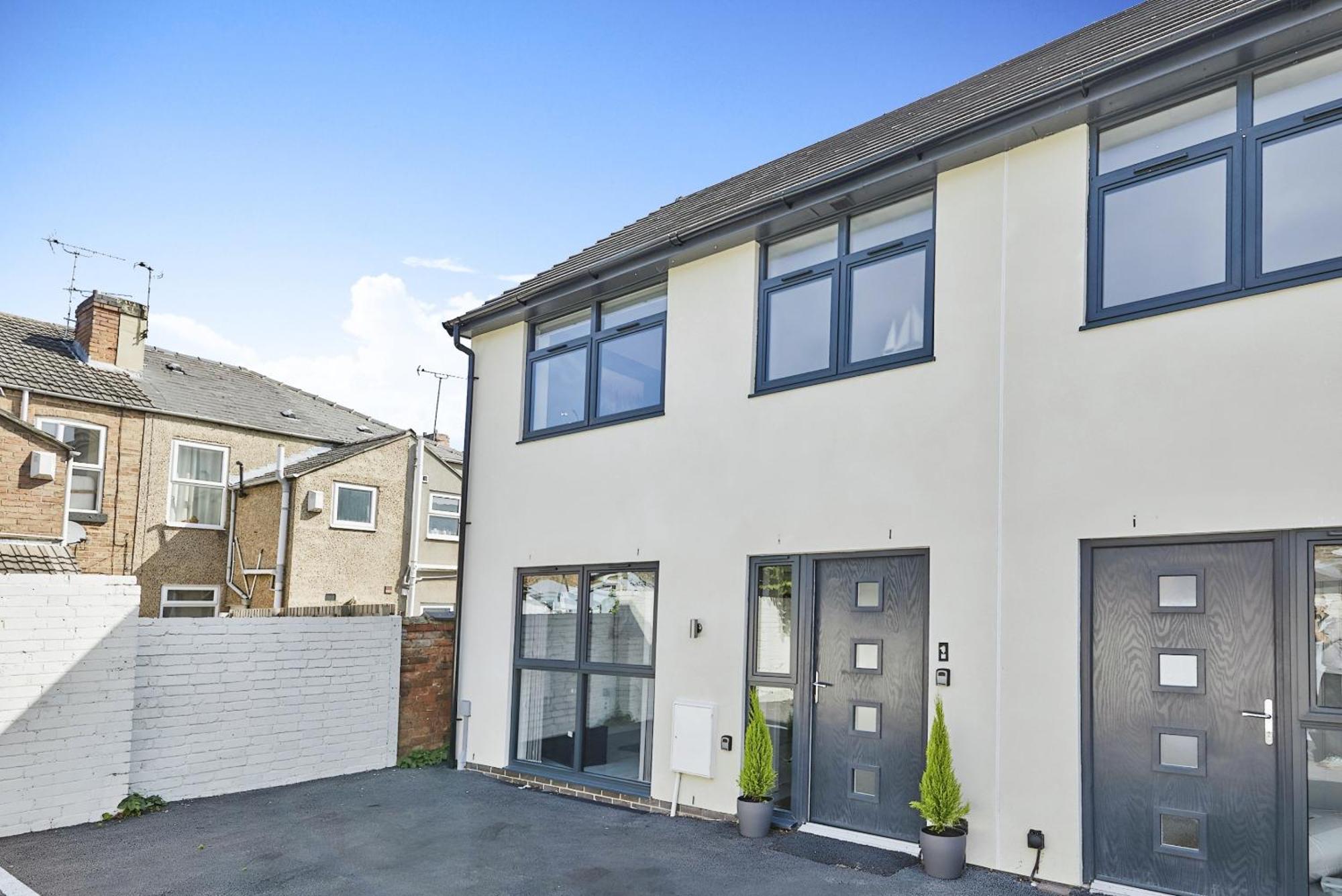 Modern Home In Derby City Centre - Free Gated Parking Buitenkant foto